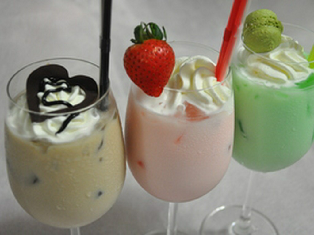 新作　アムールオリジナルカクテル