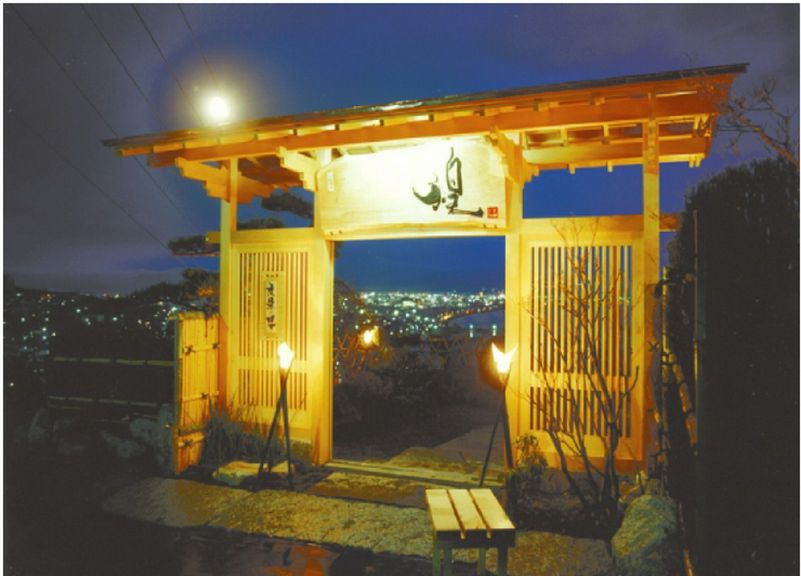 観光名所「立待岬」に近くにある煌。夜は函館の夜景がお出迎え