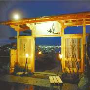 観光名所「立待岬」に近くにある煌。夜は函館の夜景がお出迎え