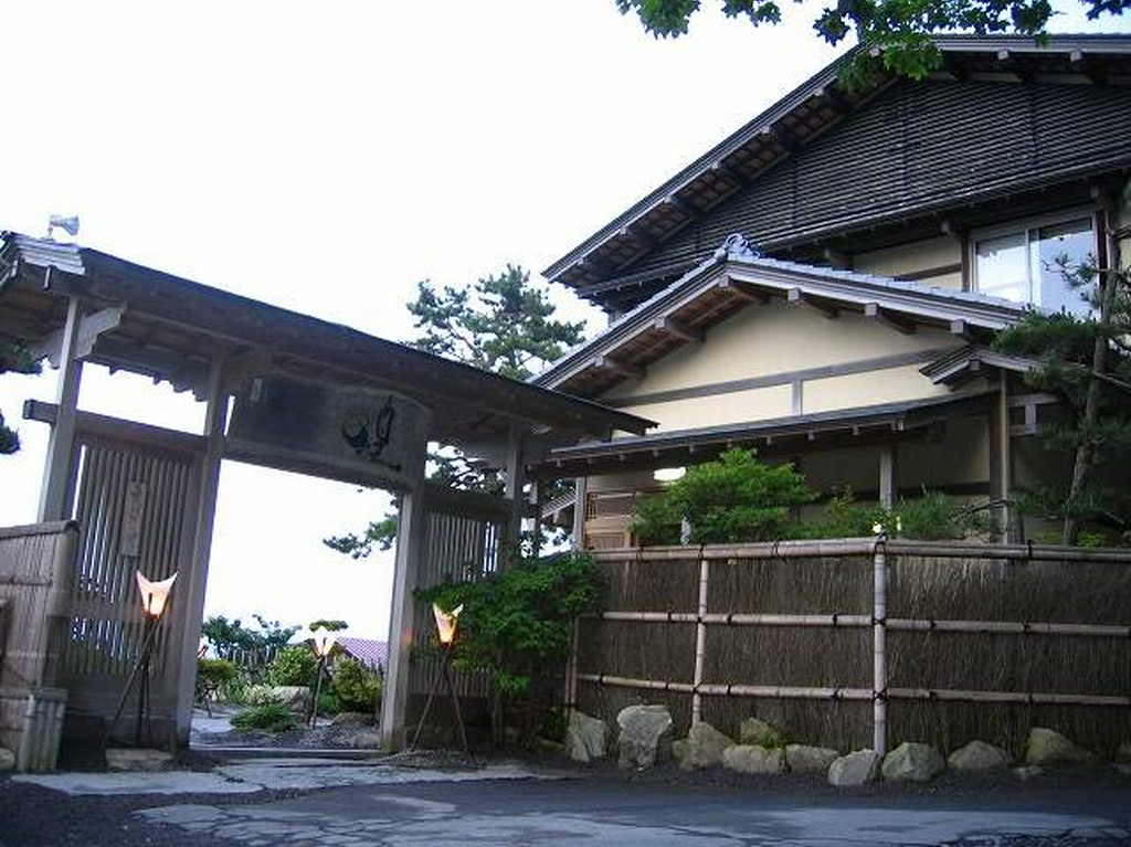 落ち着いた佇まいのお店