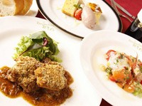 ■オードブル又はスープ
■本日のメイン料理
■デザート3種類の盛り合わせ
■コーヒー・紅茶