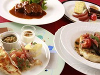 お魚とお肉料理がつくフルコース。内容はその日によりかわります。