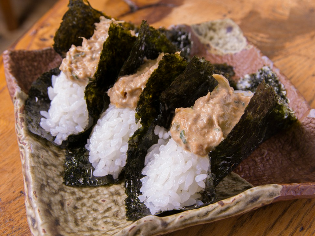 チャーシューのマヨネーズ和えをのせた『チャーマヨ』