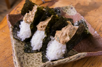 チャーシューのマヨネーズ和えをのせた『チャーマヨ』