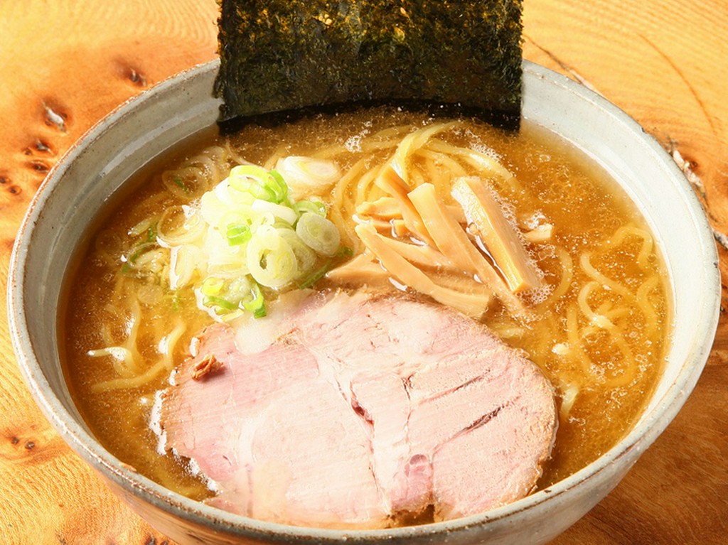 2.スープも醤油の風味も活かした、複雑で繊細な深い味わいへ