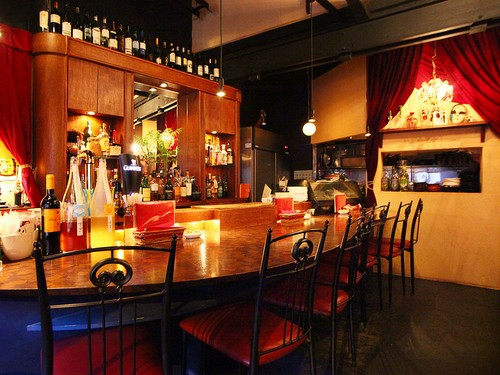 カウンター席もオシャレ