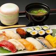 茶碗蒸し・握り10貫・味噌汁・甘味・コーヒー

※旬の食材をご提供致します。写真は一例です。
※2日前迄のご予約をお願い申し上げます。