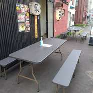 小樽の短い夏を外飲みで堪能！ミニテラス席です！
※外飲みスペースは21:30までのご使用とさせていただきます。
予約などお気軽にお問い合わせください。