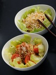 ※写真手前がラーメンサラダ