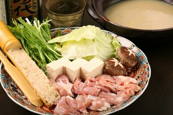 【絶品スープにジューシーな鶏肉がたっぷり！ボリューム抜群、二人前～】水炊き（コラーゲンたっぷり鍋）