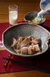 全粒粉でうどんを打つこと自体不可能とさえ言われてきました。
北海道産の小麦で香り高く滋味深い体が喜ぶような美味しさを追求して開発致しました。(特許取得第5412699号)
まずはそのままお召し上がり下さい。