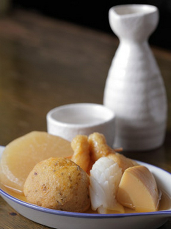 じっくり煮込んだおでんはお酒に最適