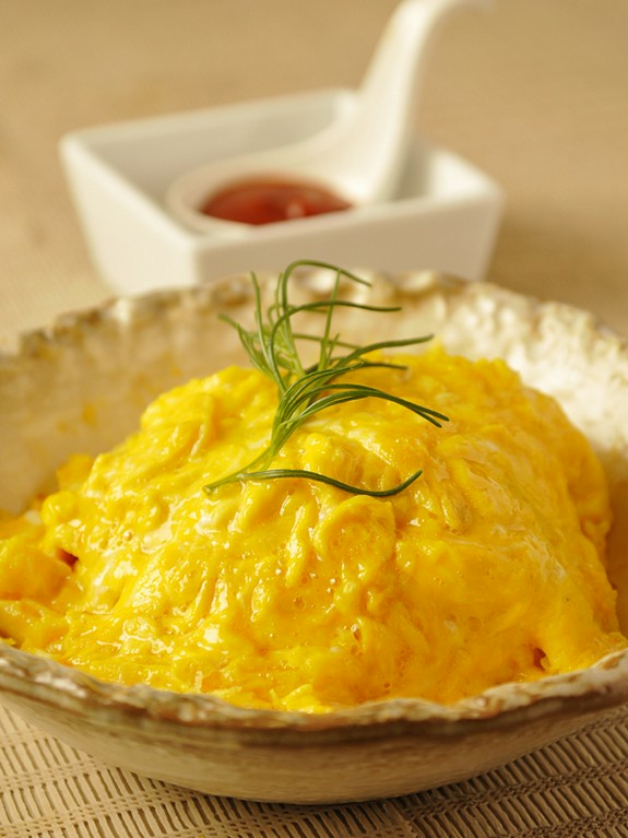ひねどりとトロフワ玉子のオムライス