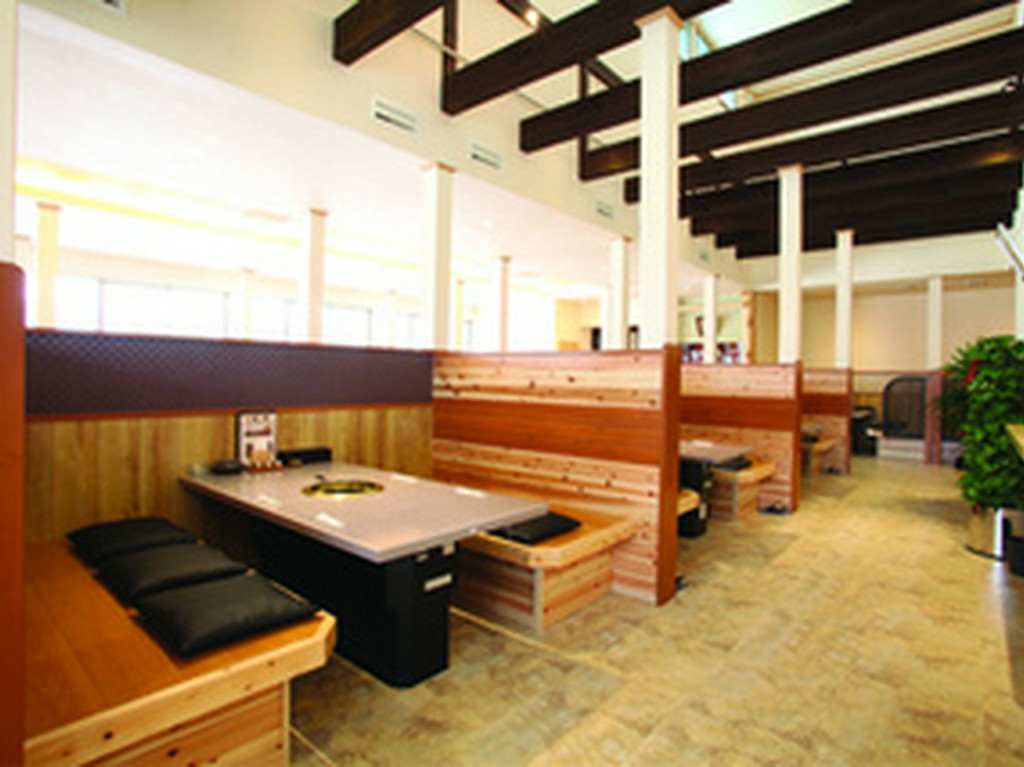 自然に囲まれ、ゆっくりと寛げる雰囲気のお店です