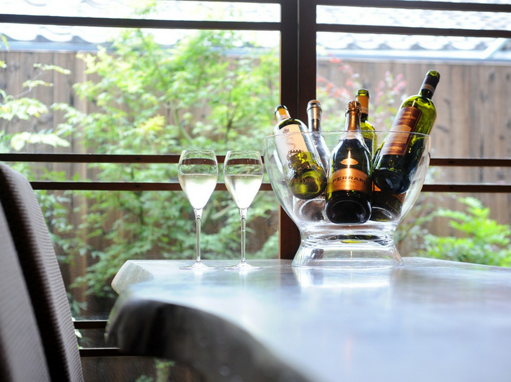 ワインはイタリアワインを中心に仕入れています