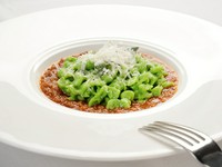 『自家製ホウレンソウのスパッツリ　牛肉のラグー』
