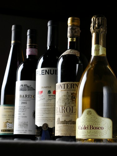 料理と相性抜群のワインを豊富に揃えています