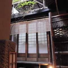 風情漂う坪庭は町家の雰囲気を演出！