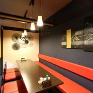 中規模のご宴会に最適な完全個室となっております。
歓送迎会、送別会、打ち上げ、同窓会などに存分にお楽しみいただける空間をご提供しております。