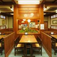 純和風の落ち着いた店内ではゆっくり食事を楽しめます♪