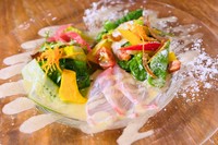 本日のお魚のカルパッチョは柚子レモンドレッシング
旬野菜が主役のサラダはシーザードレッシングで

※7月上旬～8月上旬までのメニュー