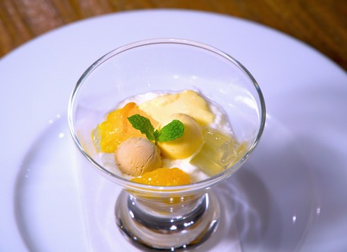 旬のフルーツをカクテル仕立てで