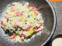 チーズ好きには堪らないサラダ！自家製チーズドレッシングでどうぞ