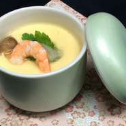 海鮮等、具だくさんの一品。