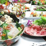 広島県産の新鮮食材に瀬戸内海産の魚介を使用し当店料理人達がすべて手作りにて造り上げる純和食から創作料理は食べても、見ても満足頂ける逸品です