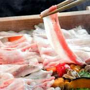 厳選した糸島豚と季節野菜素材の味を活かす蒸篭蒸しでお楽しみ下さい。