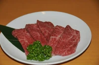 柔らかいもも肉、赤身で食べやすい