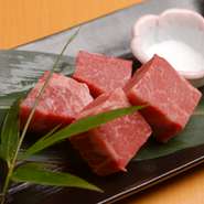 熊野牛ヘレです。熊野ではシャトーブリアンのみ使用
(ご希望のお客様は前々日までにお申し込み下さい)