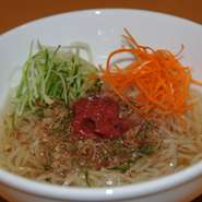 紀州南高梅干しを使用した贅沢冷麺