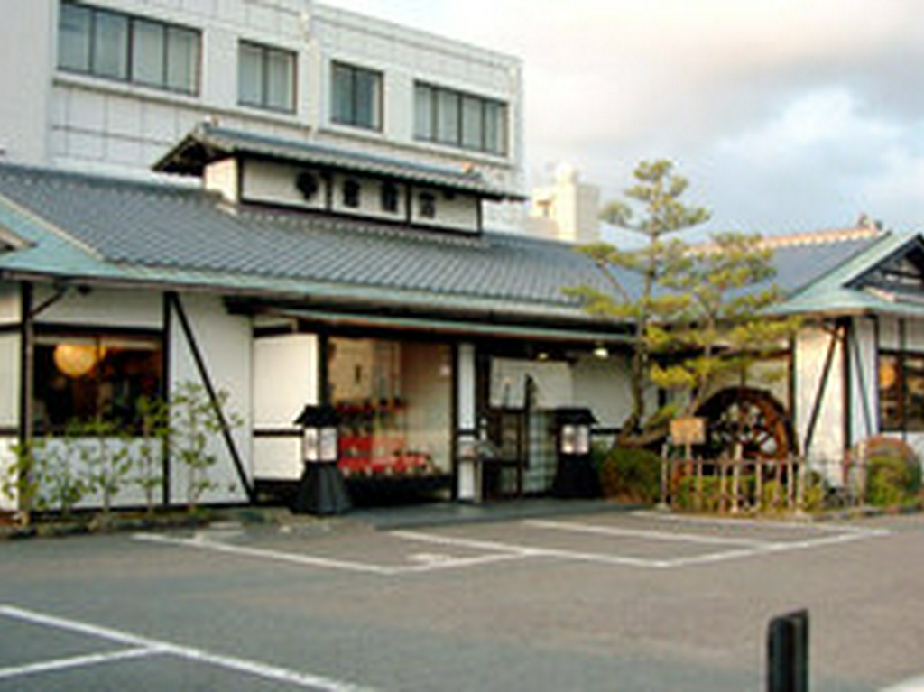 落ち着きの店内