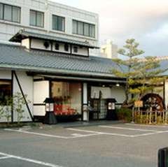 落ち着きの店内