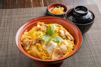 玉子と鶏肉、相性◎、人気の高い丼