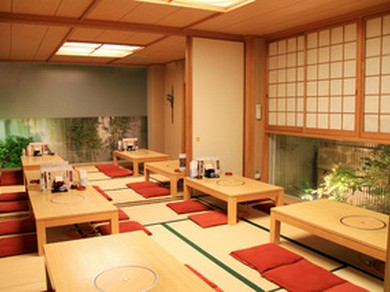 落ち着きの個室座敷で団欒のひと時を