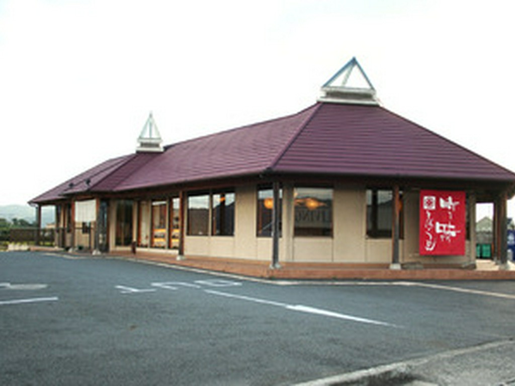 明るさの中に落ち着きがある店内！