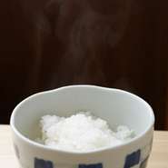 米は姫路の柴田さんの手作りこしひかり。玄米を買い入れその日に精米し食膳に！