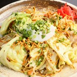 屋台の定番焼きラーメン。くせになる味