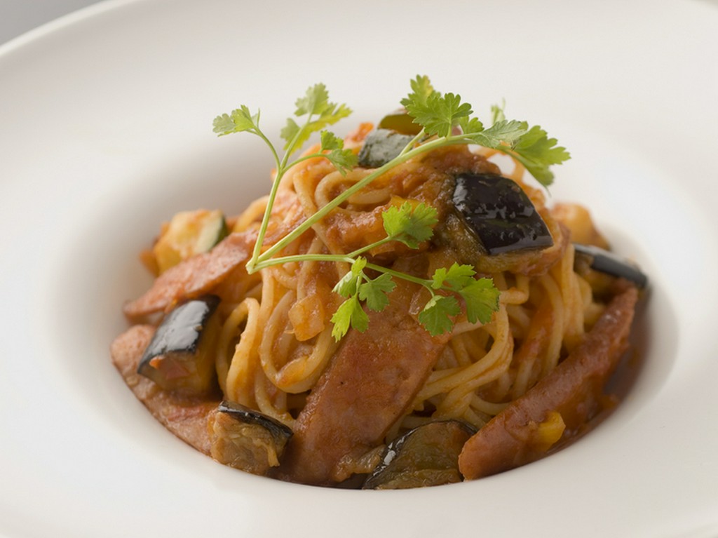 彩り野菜とソーセージのカポナータ