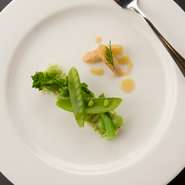 季節を感じる旬の食材を使用しています。