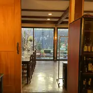 おいしい料理と心地よい空間で大切な人と語らいのひとときが過ごせます。野菜・お肉・パスタなど女性の人気メニューが豊富に揃っております！