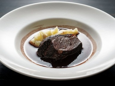 牛頬肉の赤ワイン煮