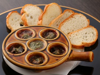 フランス産殻付き　エスカルゴのブルゴーニュ風