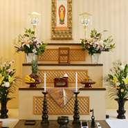 祭壇や仏壇などそれぞれの宗教宗派にあわせて御用意いたします。