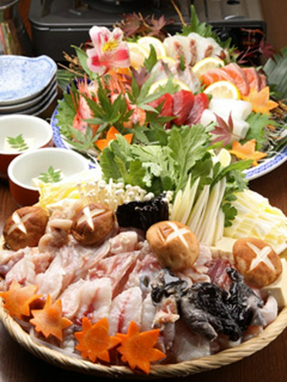 寒い冬には温かい「鍋」で乾杯