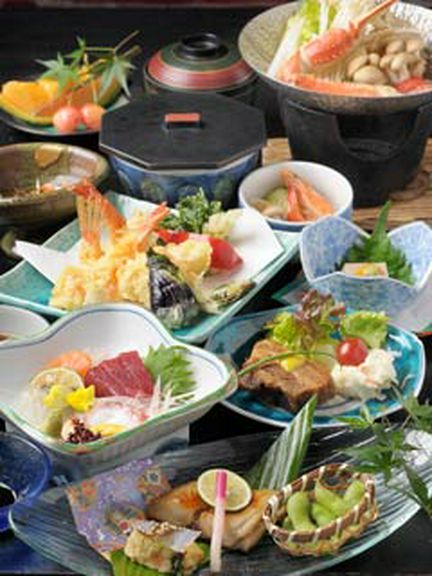 大小宴会場をご用意。各種ご宴会、法事や慶事にもご利用下さい。