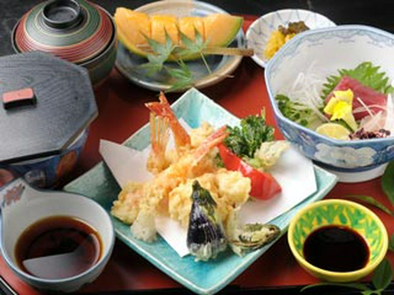 １階では平日はお値打ちランチもお楽しみ頂けます。【錦ランチ】