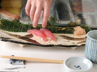 吟味・厳選した旬の魚介類を使った『ゆあさ』のお寿司は絶品！